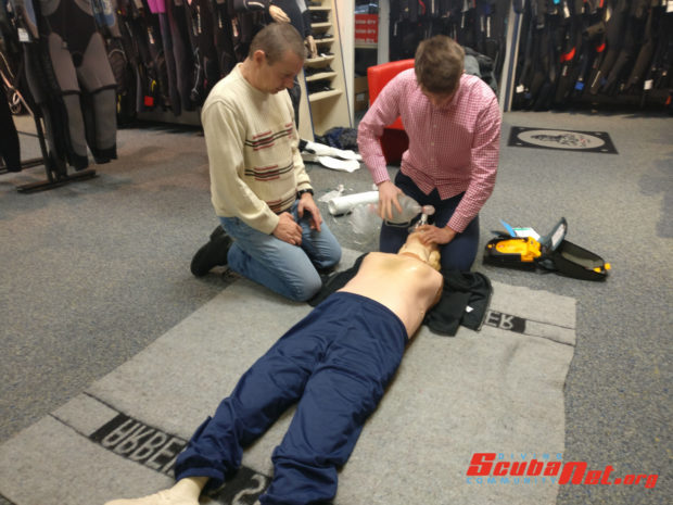 React Right - CPR Training mit Defi & Beatmungsbeutel
